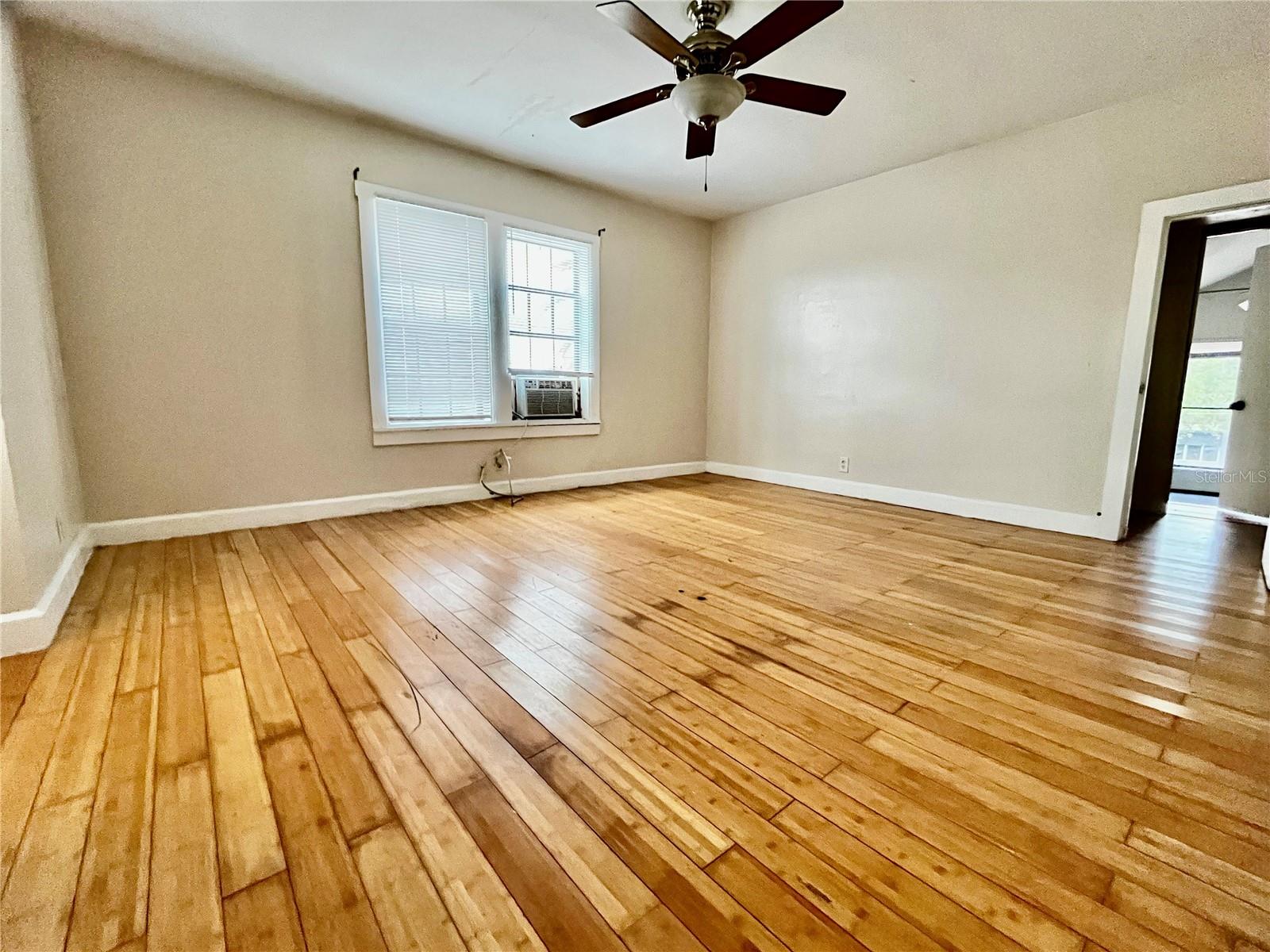 Image 24 of 37 For 2800 Dartmouth Avenue N
