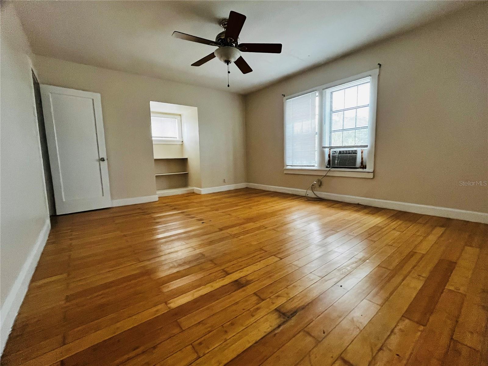 Image 25 of 37 For 2800 Dartmouth Avenue N