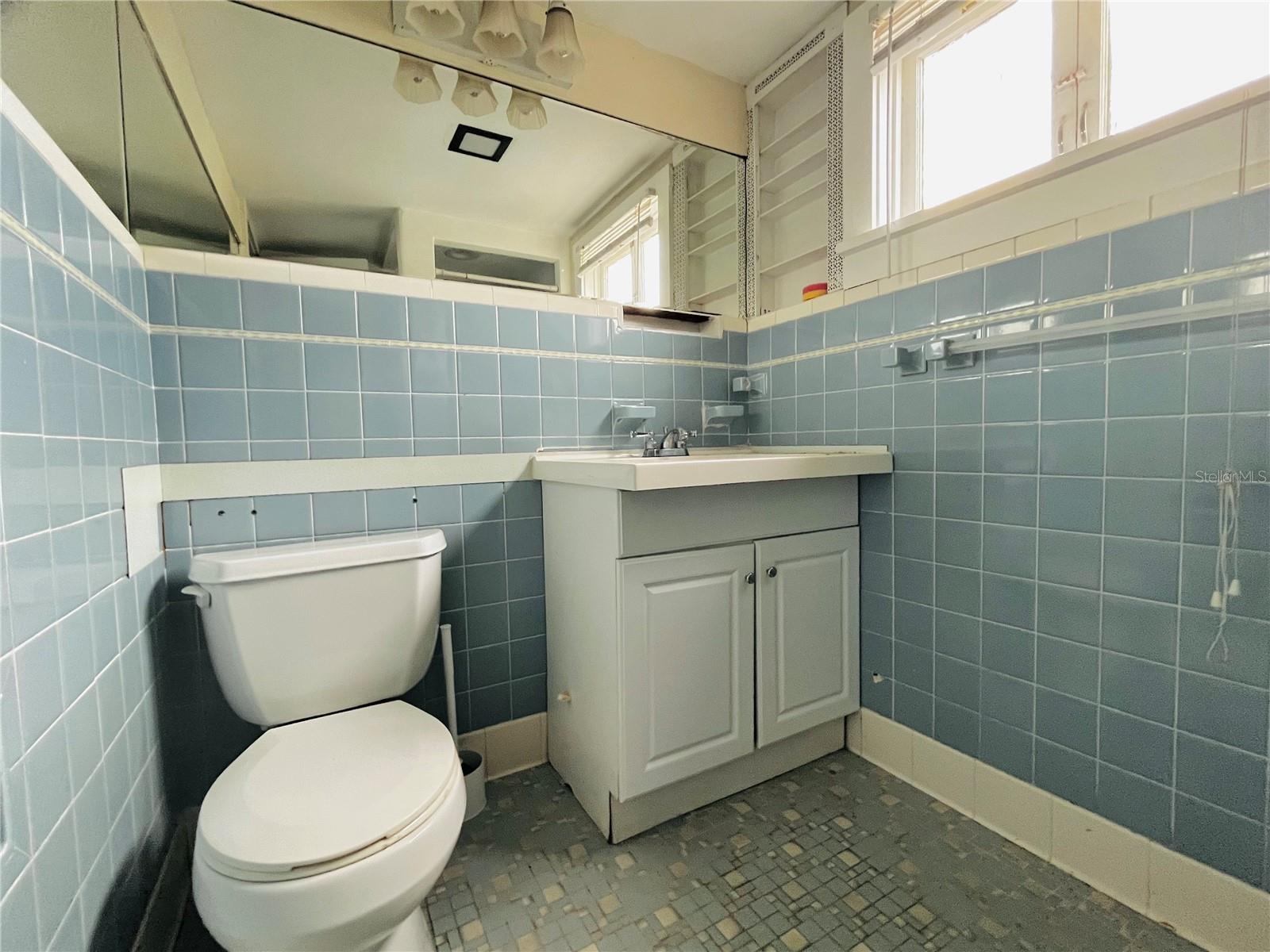 Image 33 of 37 For 2800 Dartmouth Avenue N