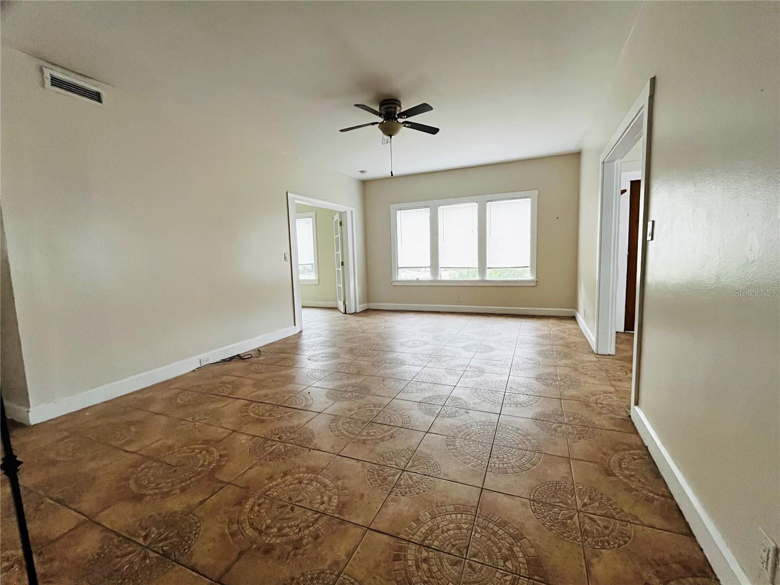 Image 6 of 37 For 2800 Dartmouth Avenue N