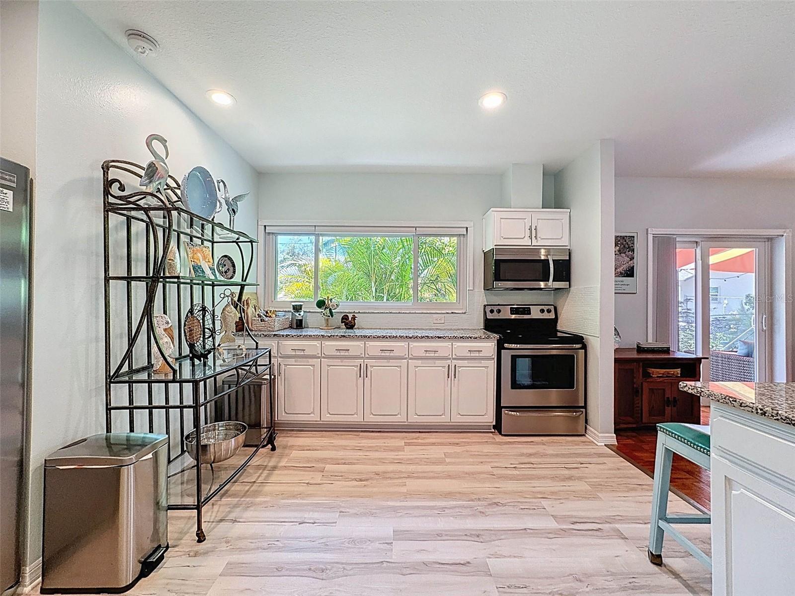 Image 22 of 43 For 631 Baynard Drive