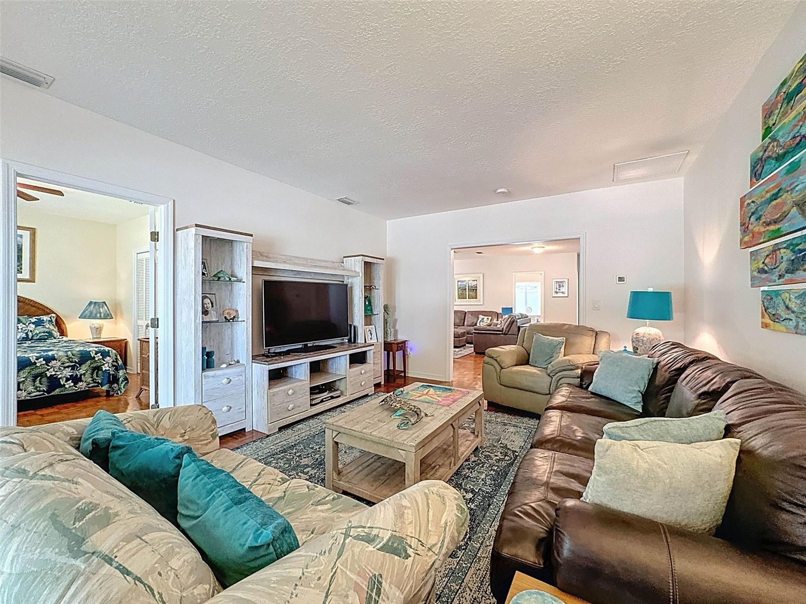 Image 4 of 43 For 631 Baynard Drive