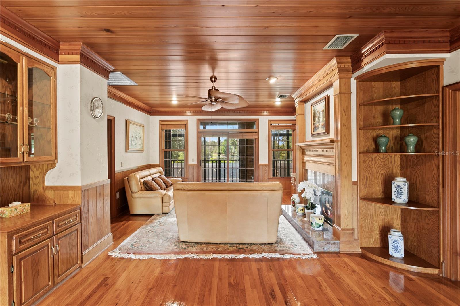 Listing photo id 14 for 1203 Parrilla De Avila