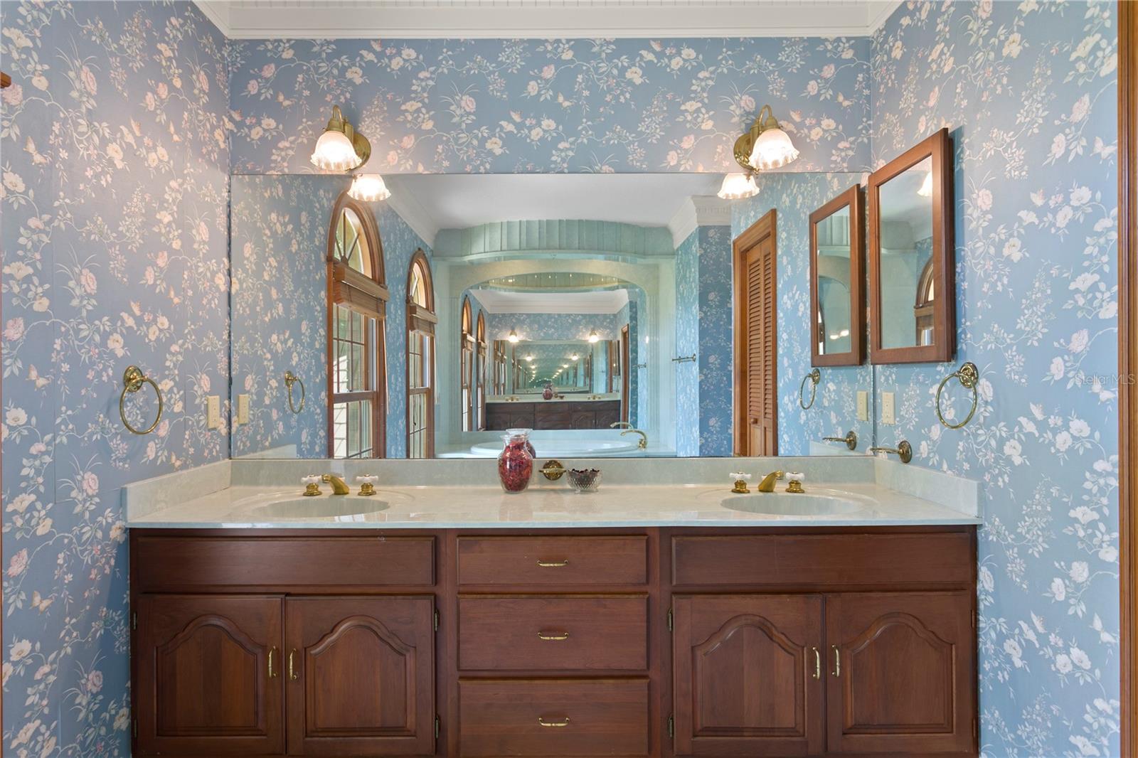 Listing photo id 20 for 1203 Parrilla De Avila