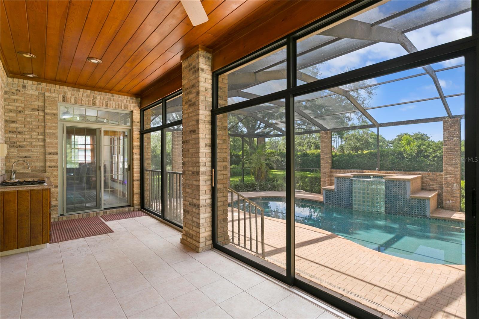 Listing photo id 23 for 1203 Parrilla De Avila