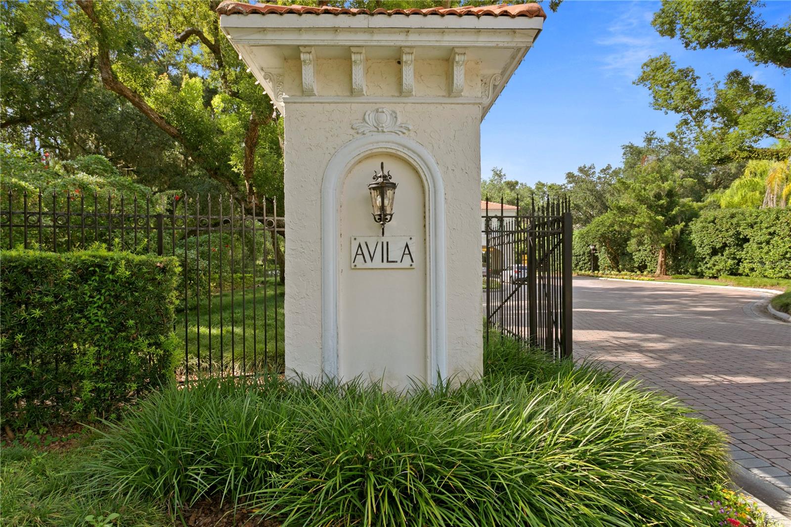 Listing photo id 36 for 1203 Parrilla De Avila