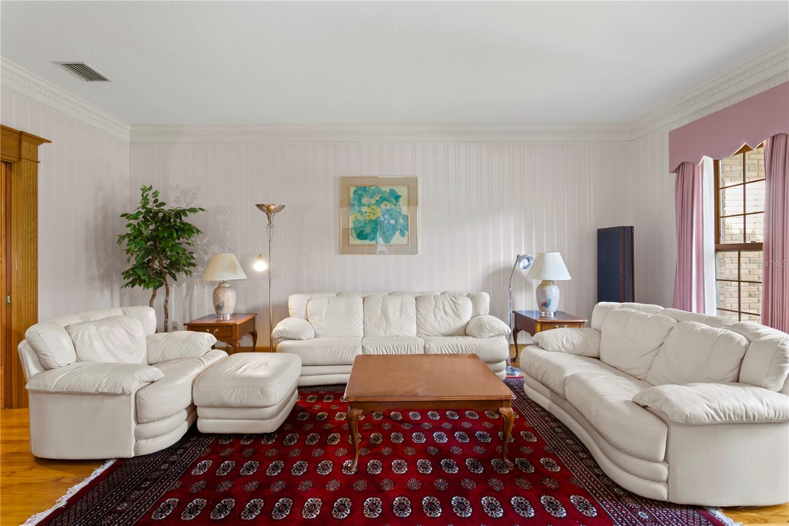 Listing photo id 3 for 1203 Parrilla De Avila
