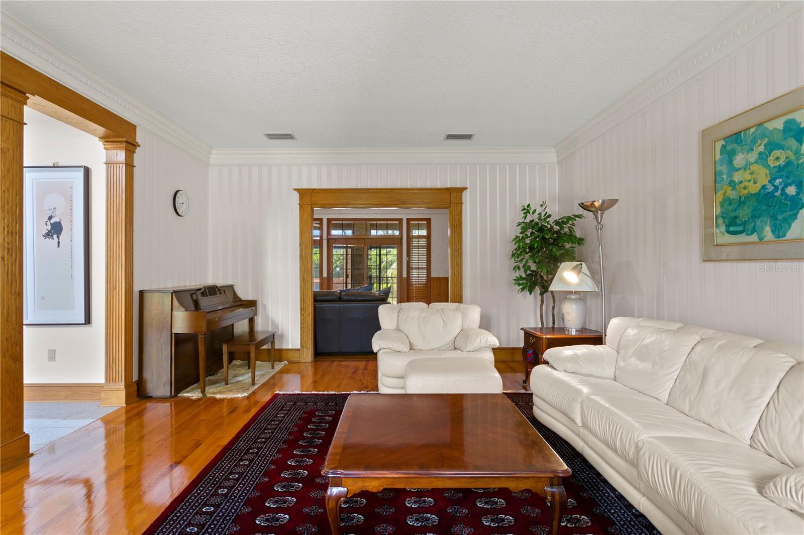Listing photo id 4 for 1203 Parrilla De Avila