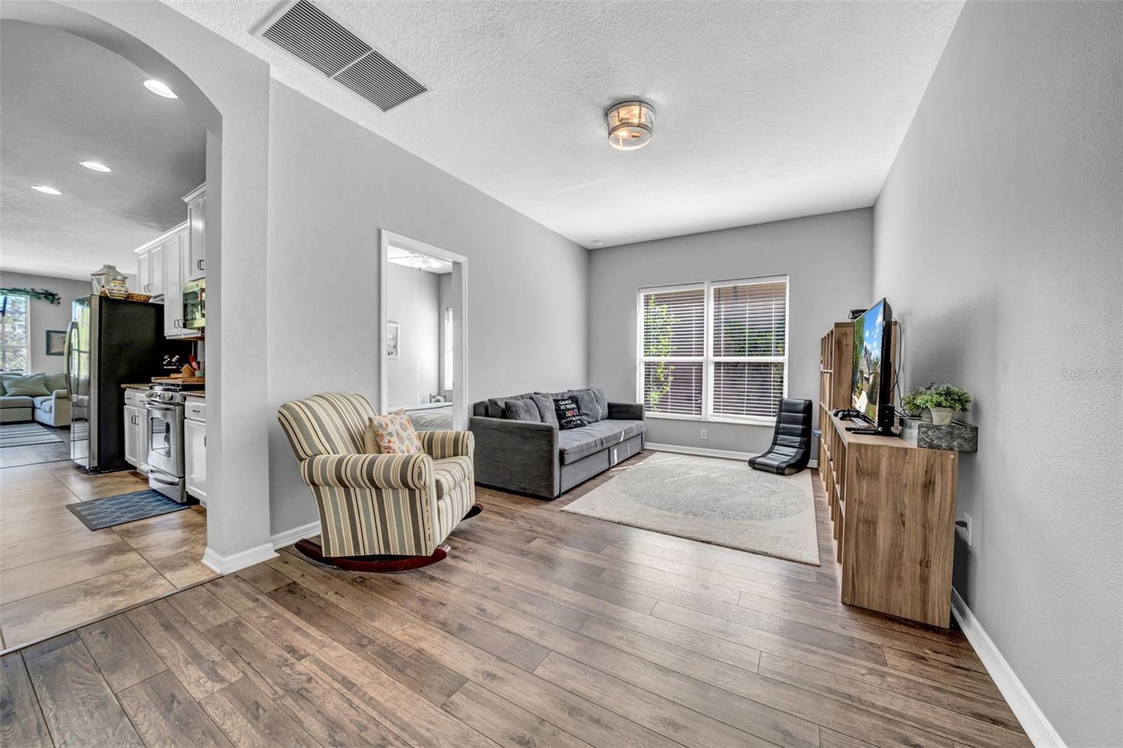 Listing photo id 13 for 15861 Starling Water Drive