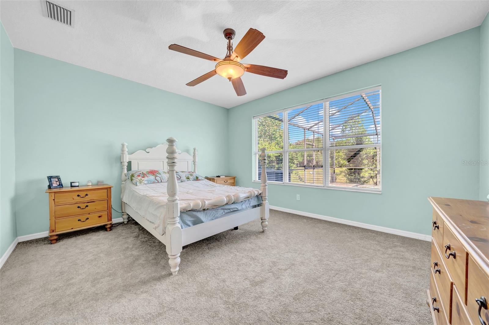 Listing photo id 21 for 15861 Starling Water Drive
