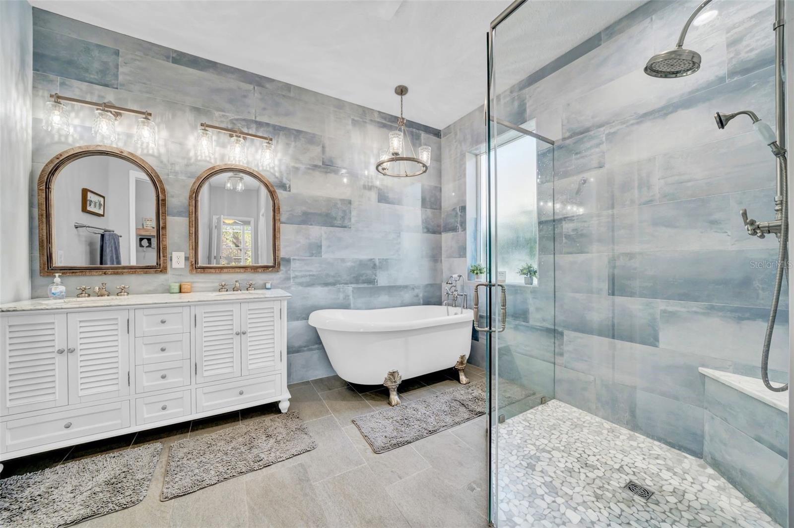 Listing photo id 23 for 15861 Starling Water Drive
