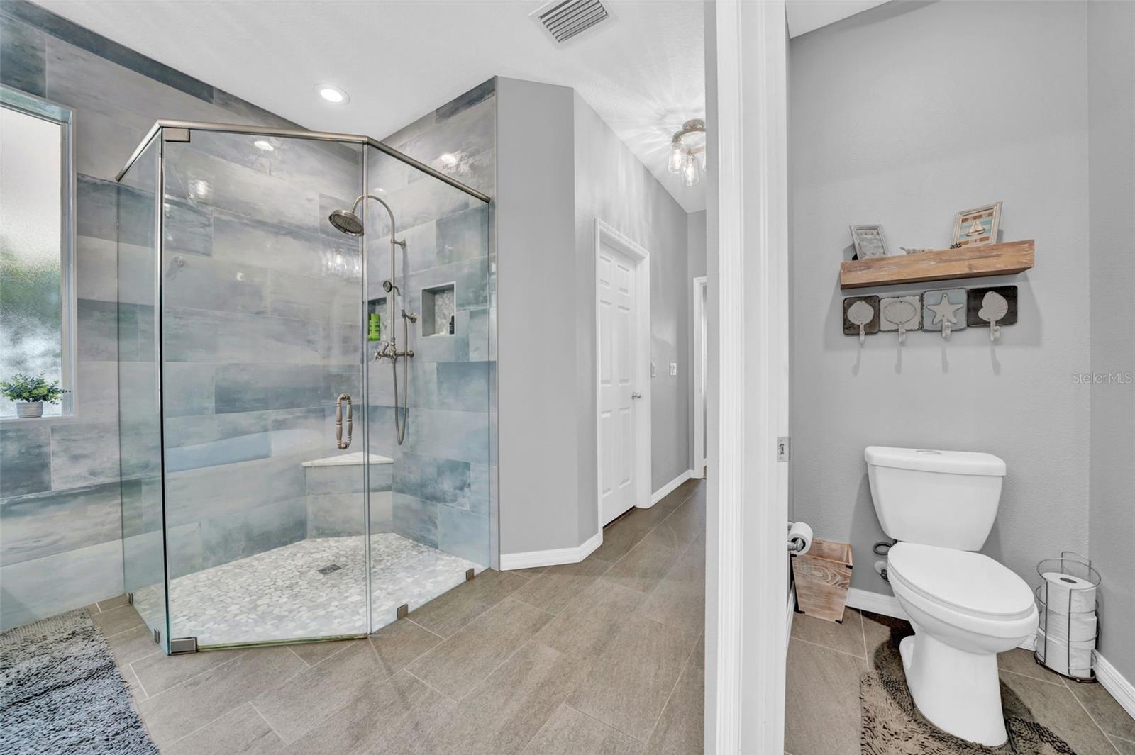 Listing photo id 24 for 15861 Starling Water Drive