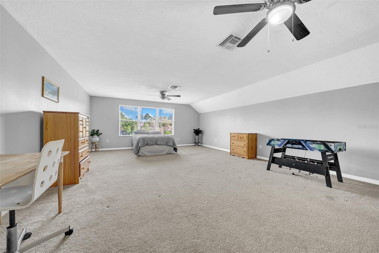 Listing photo id 33 for 15861 Starling Water Drive