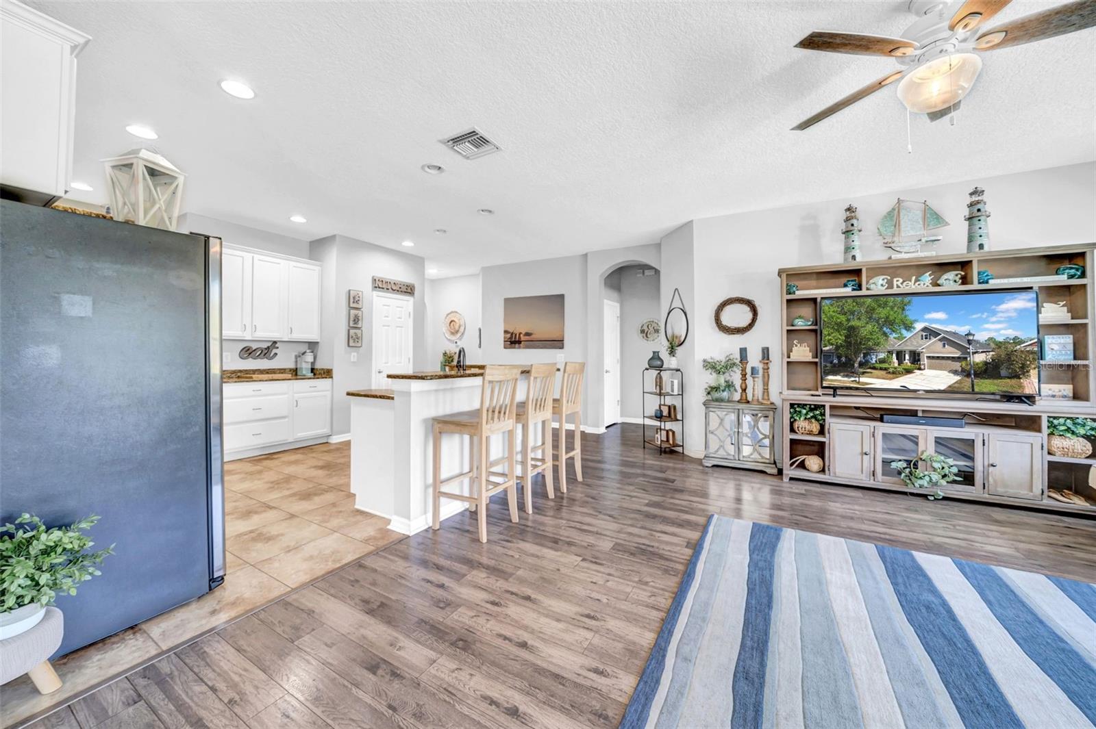 Listing photo id 4 for 15861 Starling Water Drive