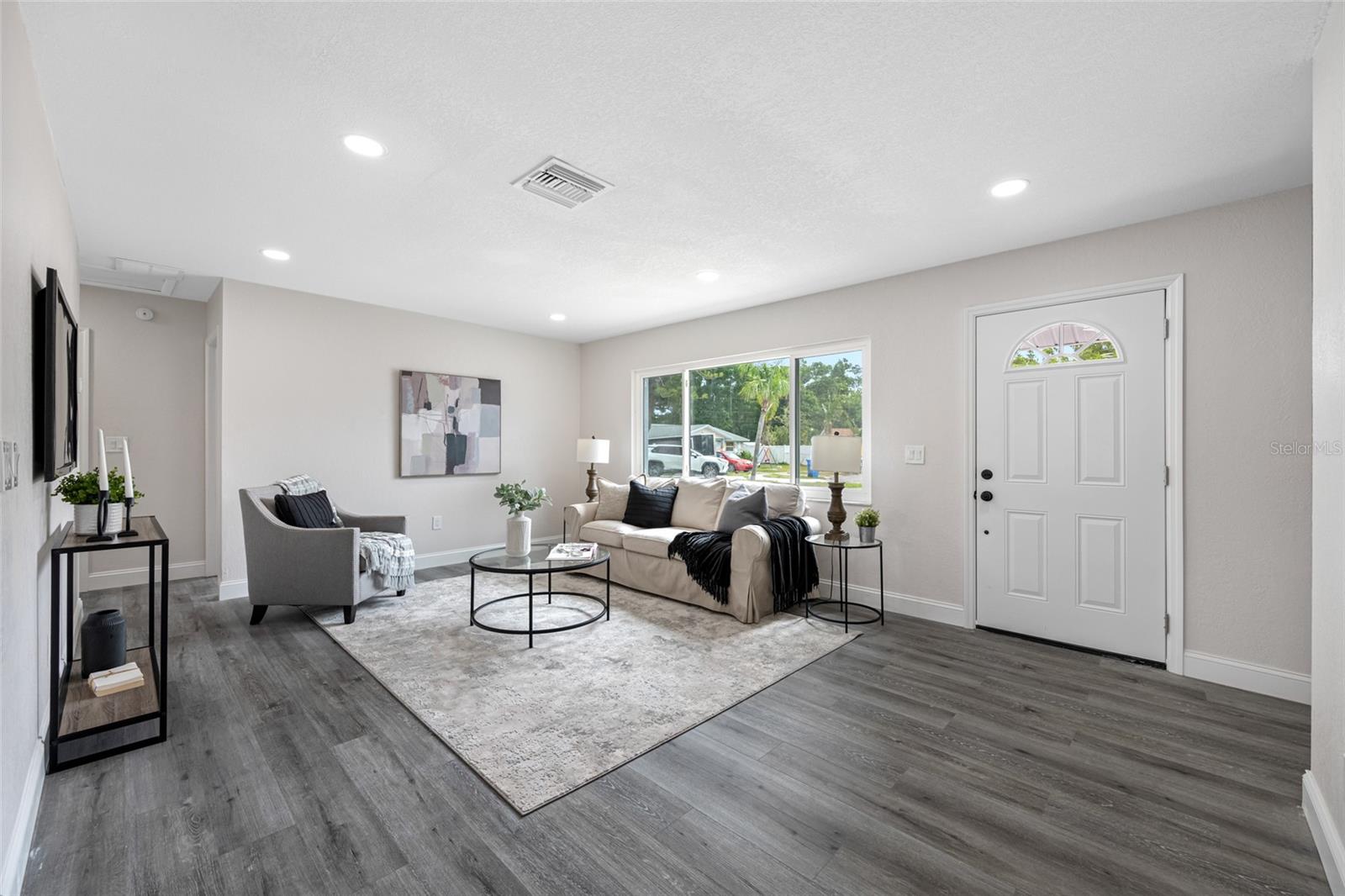 Image 4 of 54 For 8409 Lantana Drive