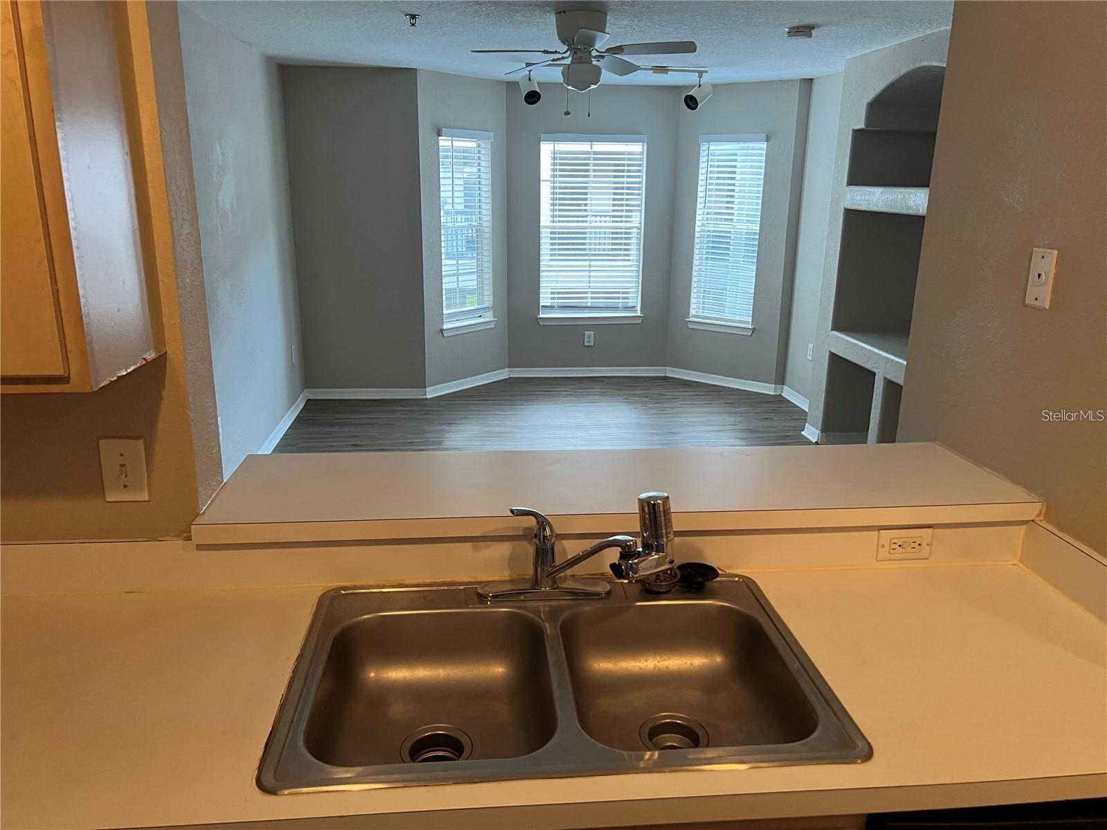 Image 13 of 19 For 8517 Sea Harbour Lane 207