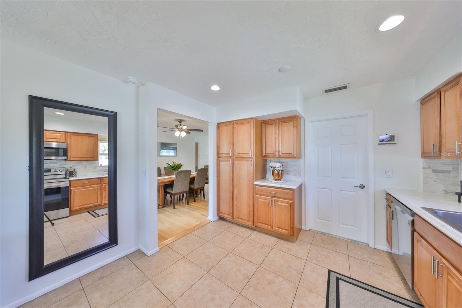 Image 19 of 46 For 7491 Cedar Street Ne