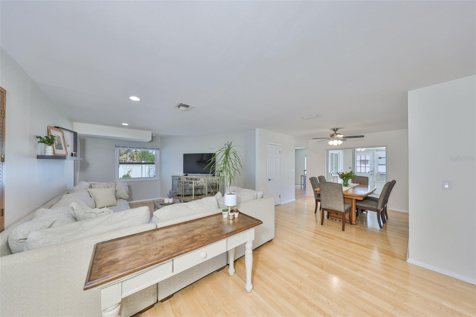 Image 7 of 46 For 7491 Cedar Street Ne
