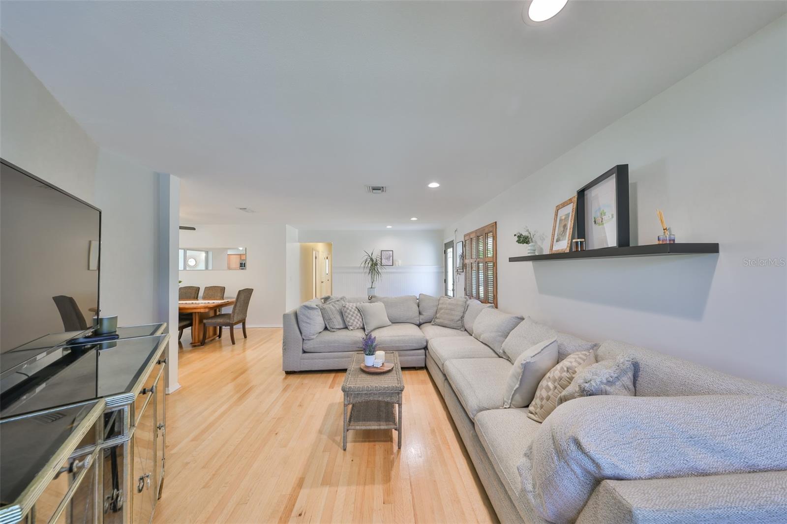 Image 8 of 46 For 7491 Cedar Street Ne