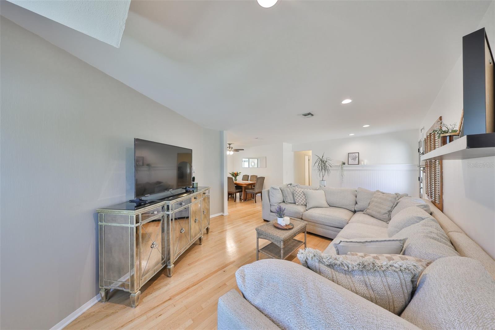 Image 9 of 46 For 7491 Cedar Street Ne