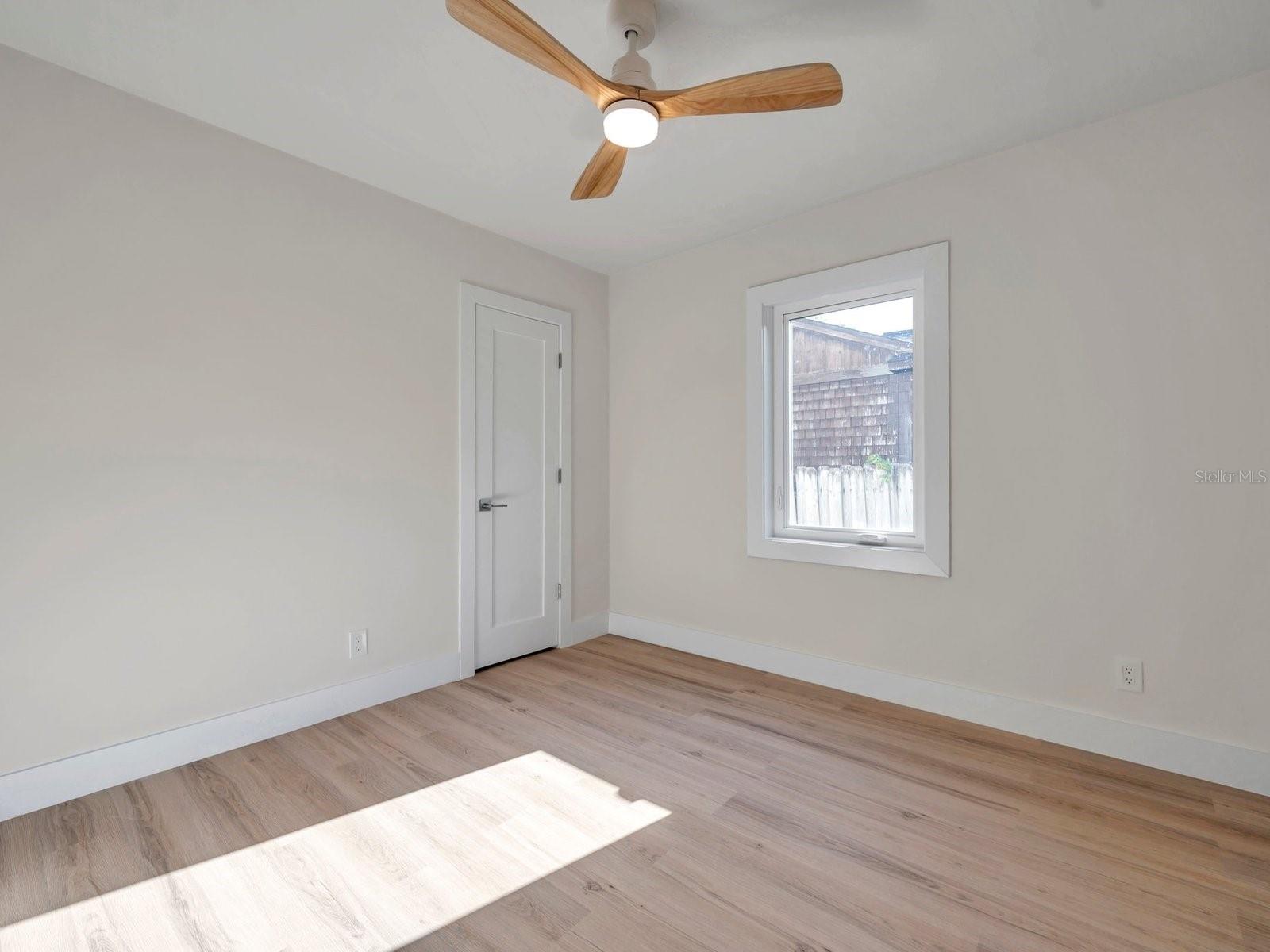 Image 20 of 36 For 400 38th Avenue Ne