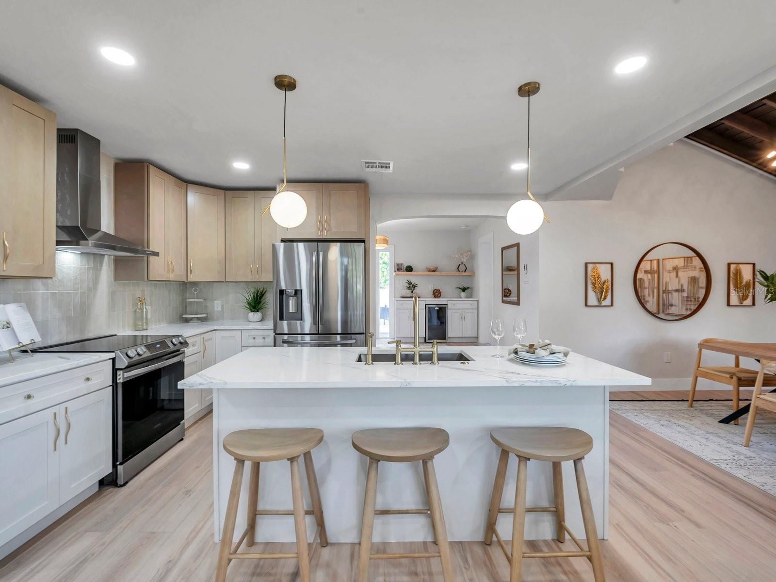 Image 3 of 36 For 400 38th Avenue Ne