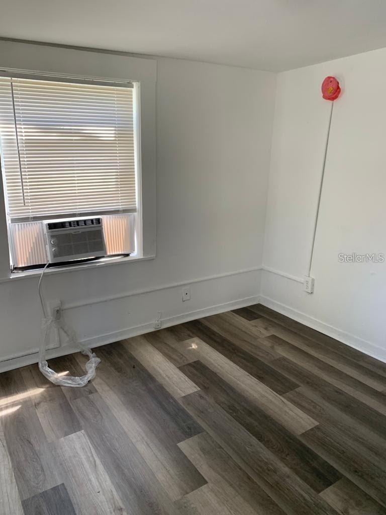 Image 13 of 20 For 944 15th Avenue S