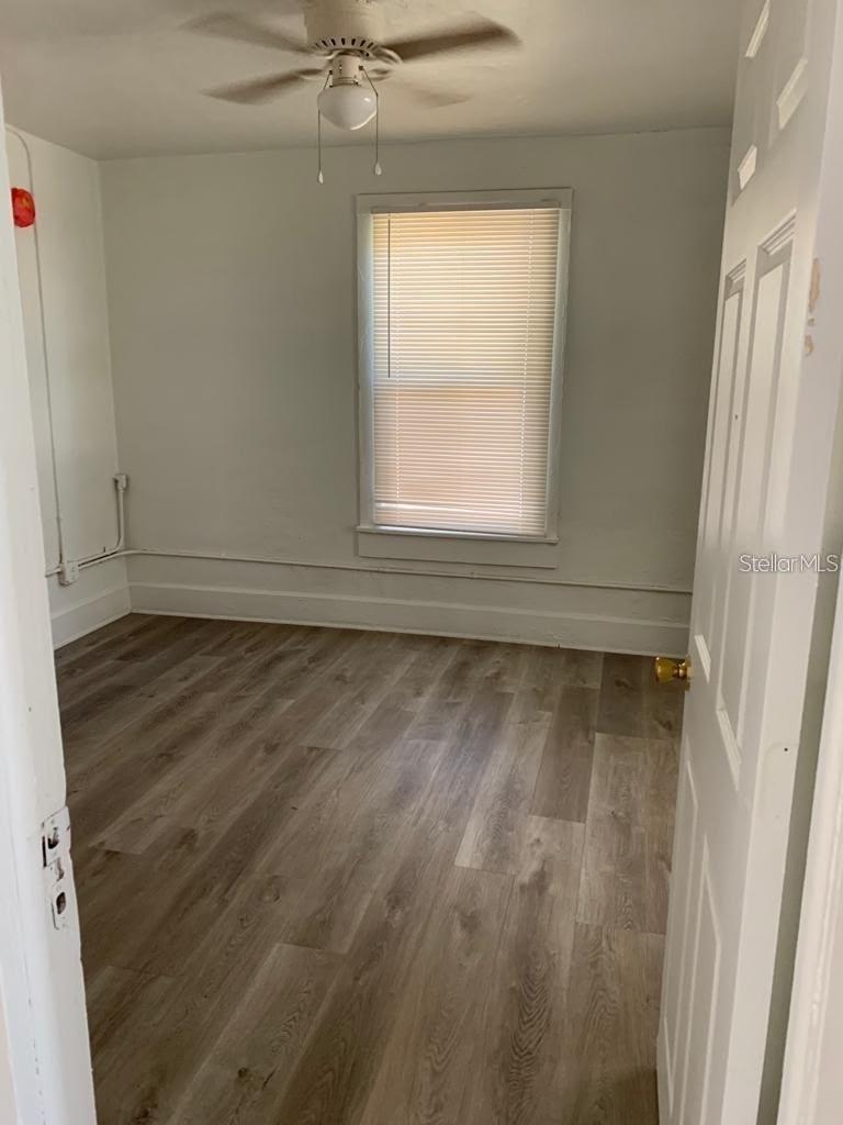 Image 17 of 20 For 944 15th Avenue S