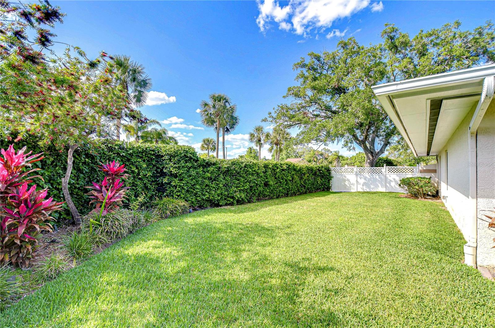 Image 10 of 34 For 13522 Clubside Drive