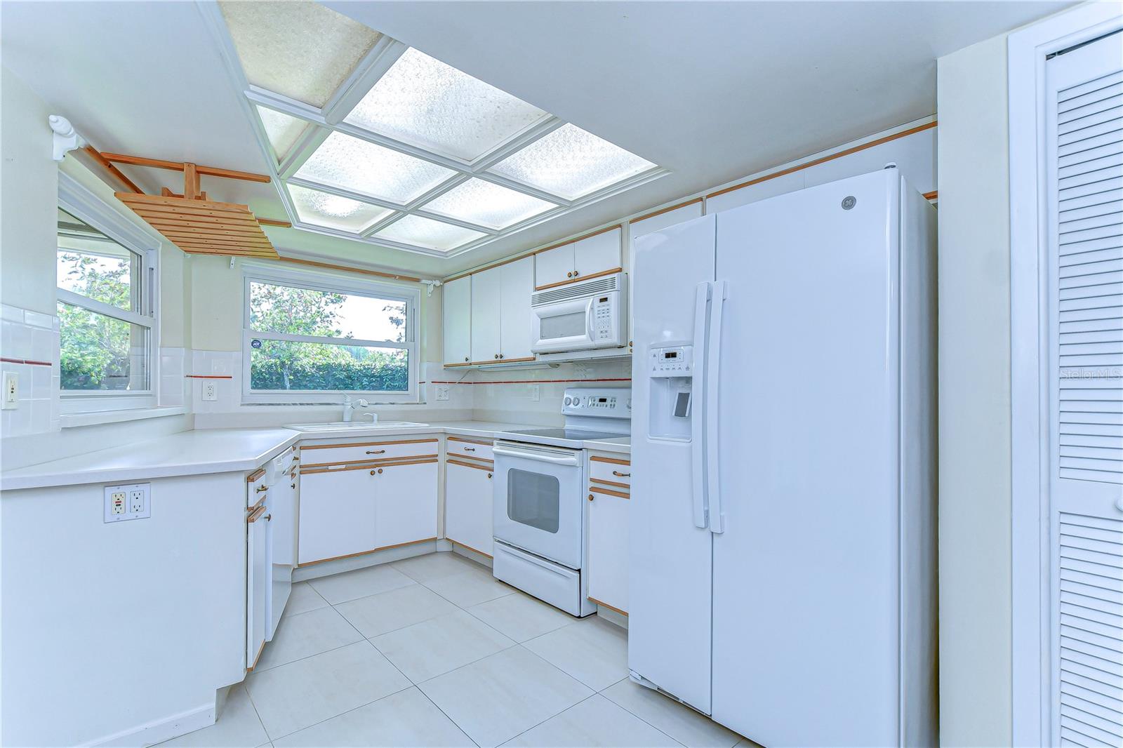 Image 15 of 34 For 13522 Clubside Drive