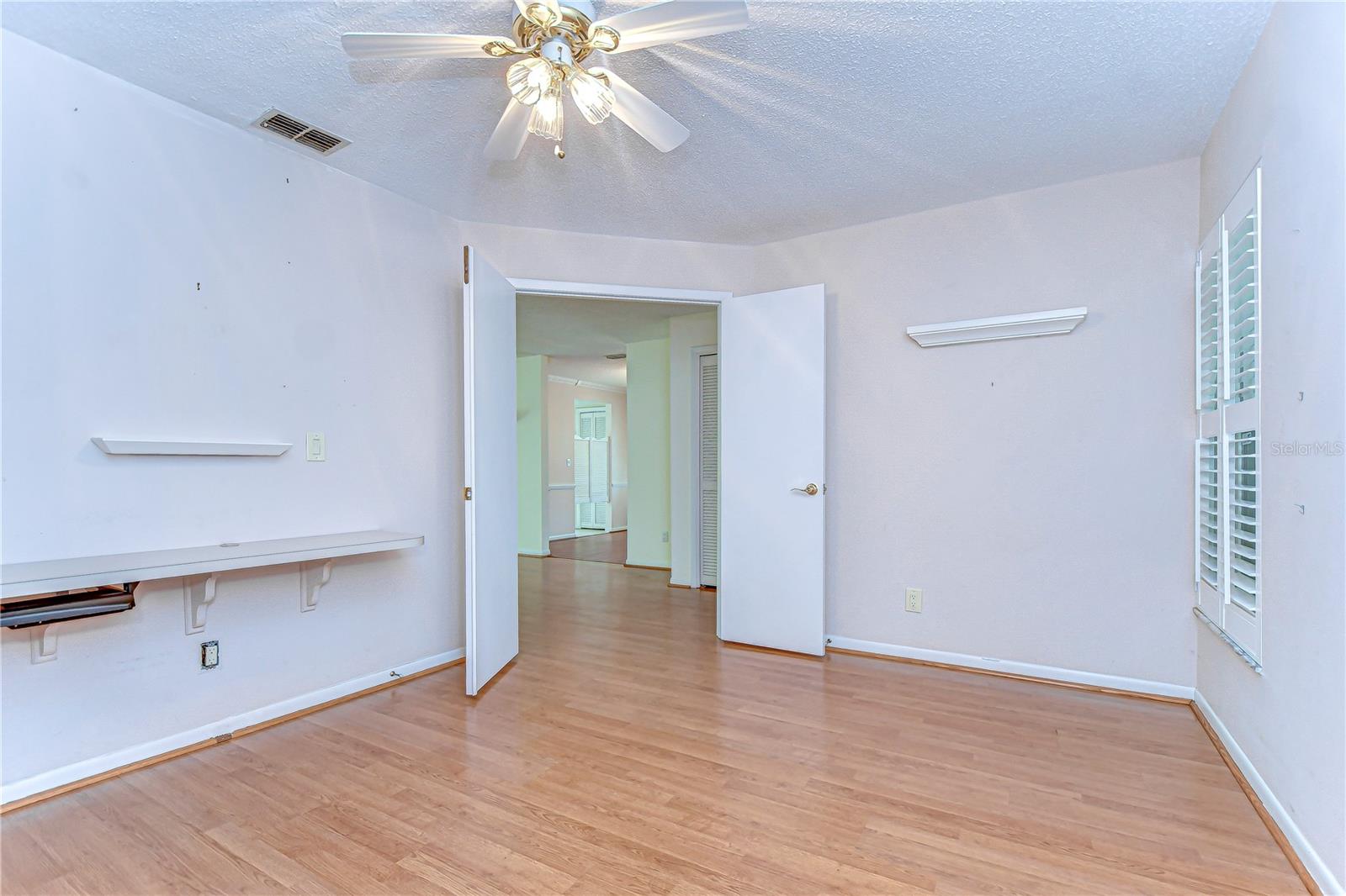 Image 21 of 34 For 13522 Clubside Drive