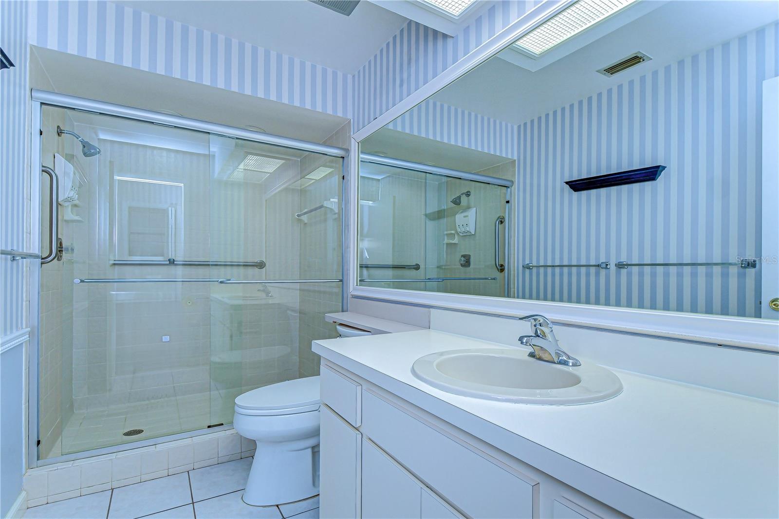 Image 30 of 34 For 13522 Clubside Drive