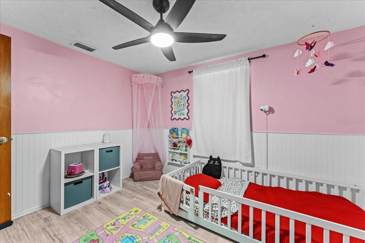 Listing photo id 25 for 3748 Redwood Drive