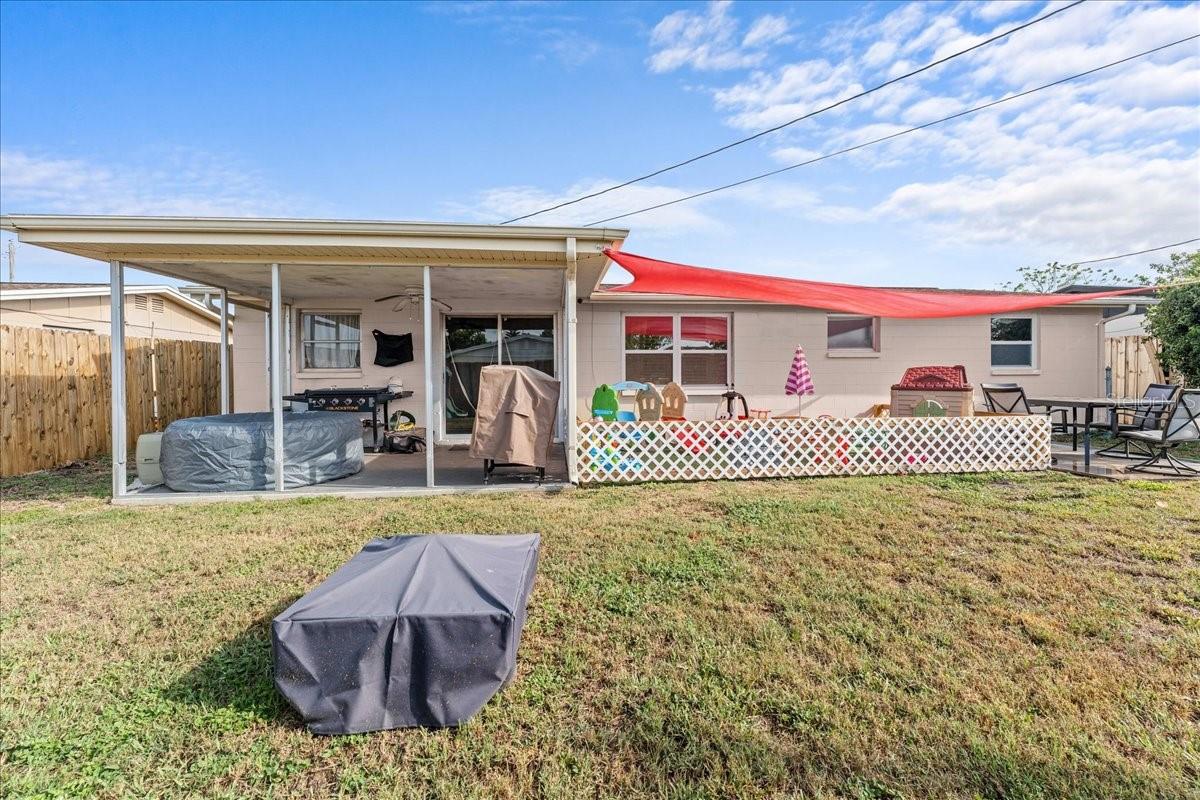 Listing photo id 38 for 3748 Redwood Drive