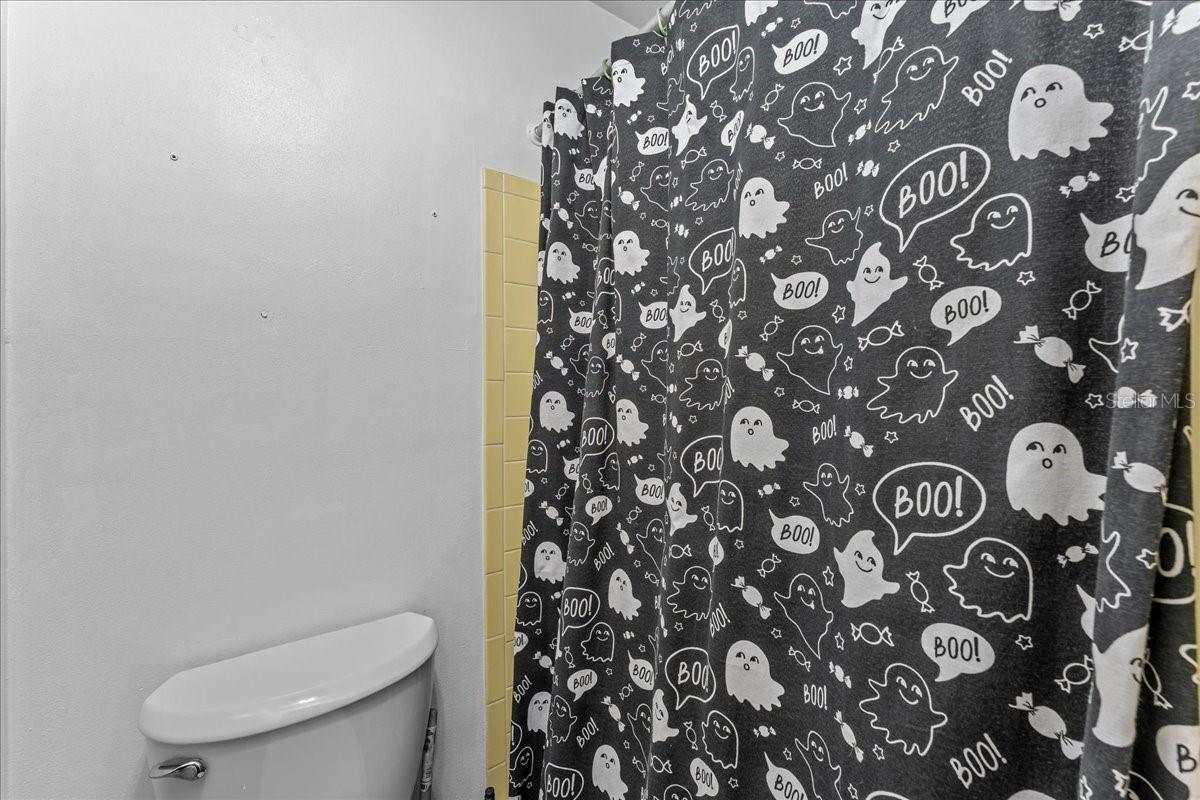 Listing photo id 41 for 3748 Redwood Drive