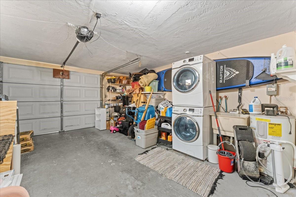 Listing photo id 43 for 3748 Redwood Drive