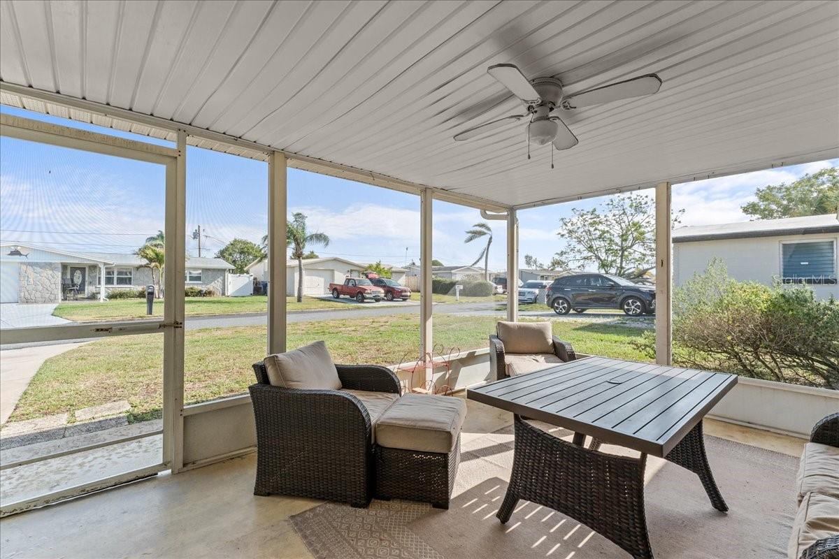 Listing photo id 3 for 3748 Redwood Drive