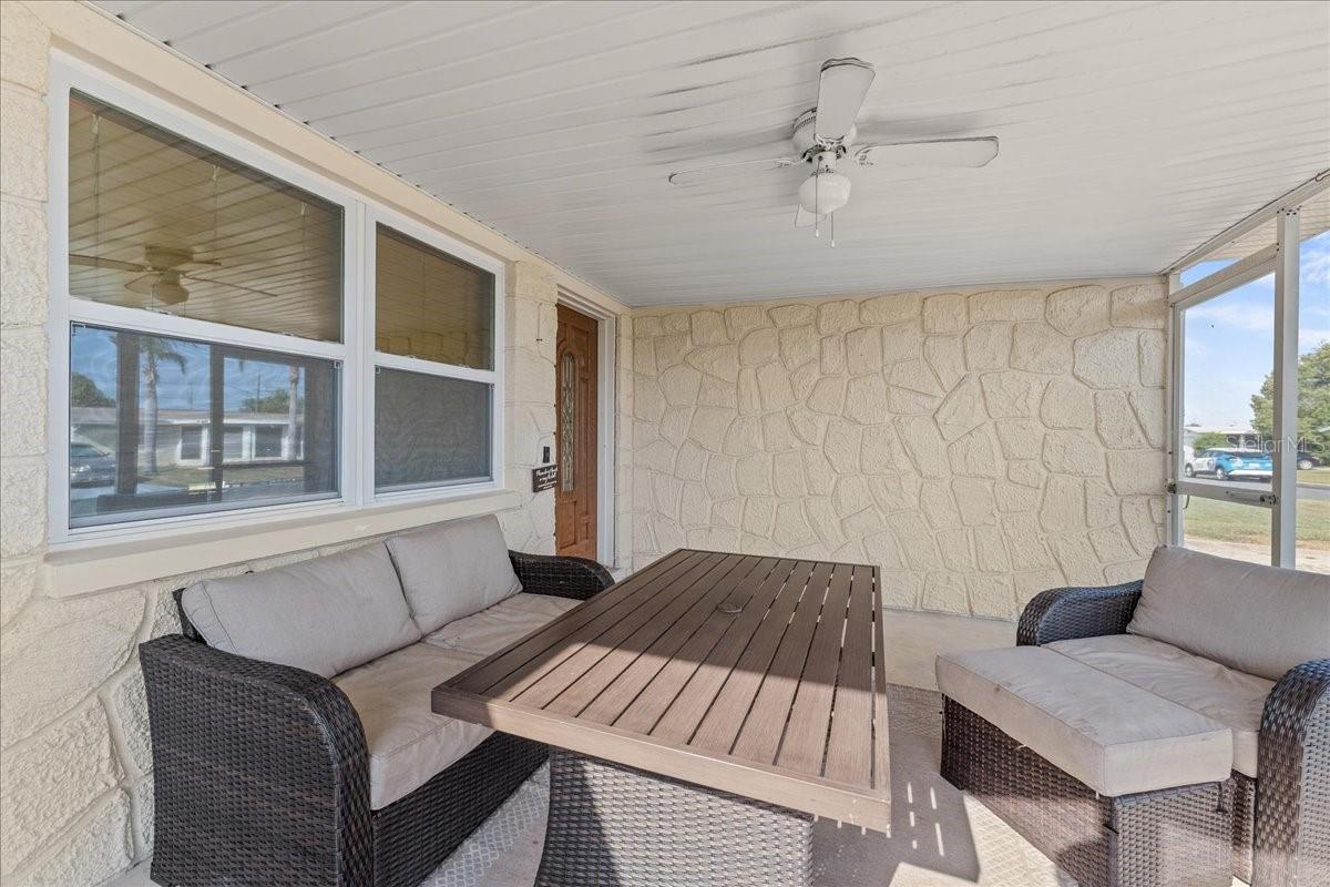 Listing photo id 4 for 3748 Redwood Drive