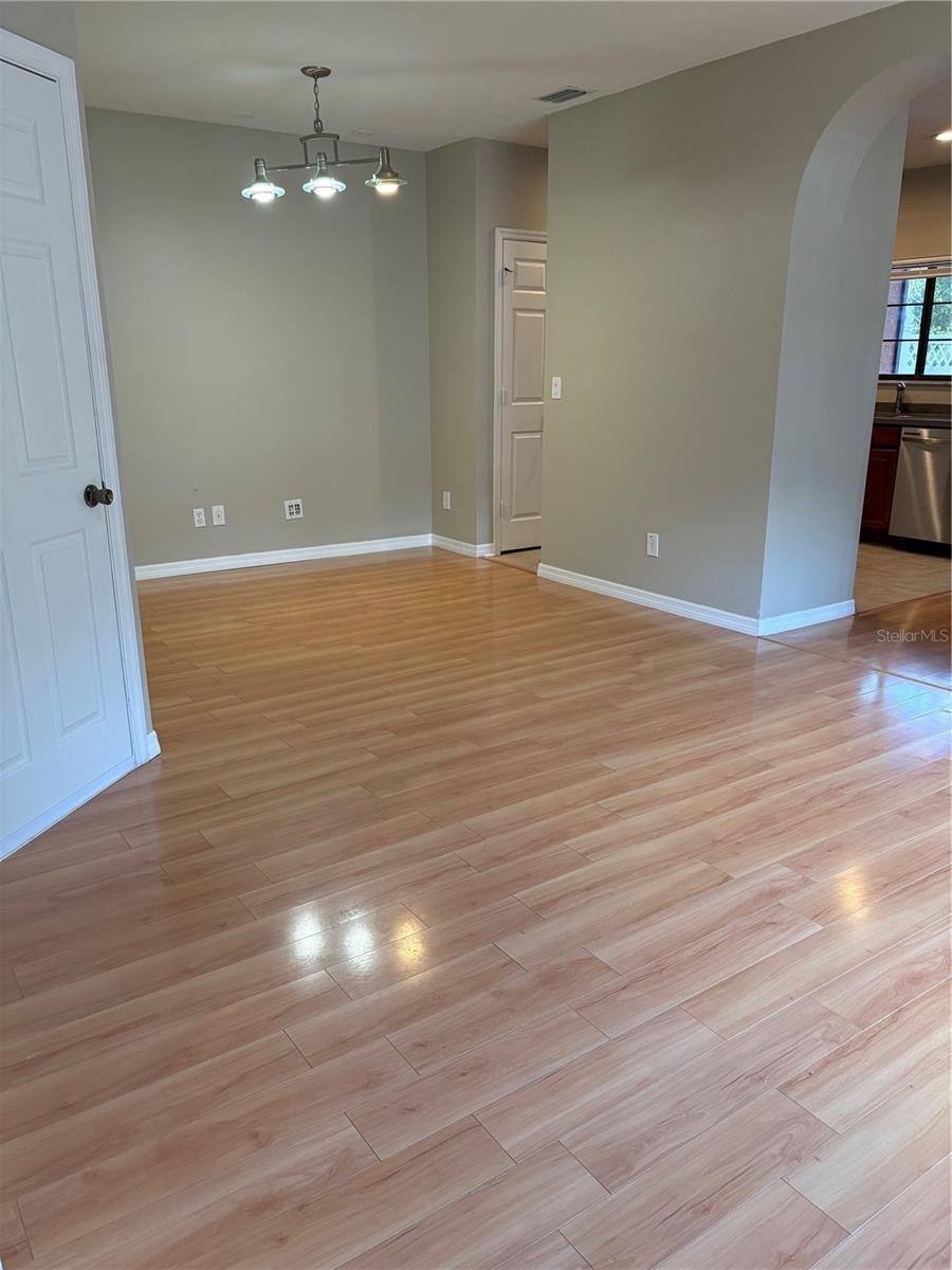 Image 40 of 57 For 30042 Mossbank Drive