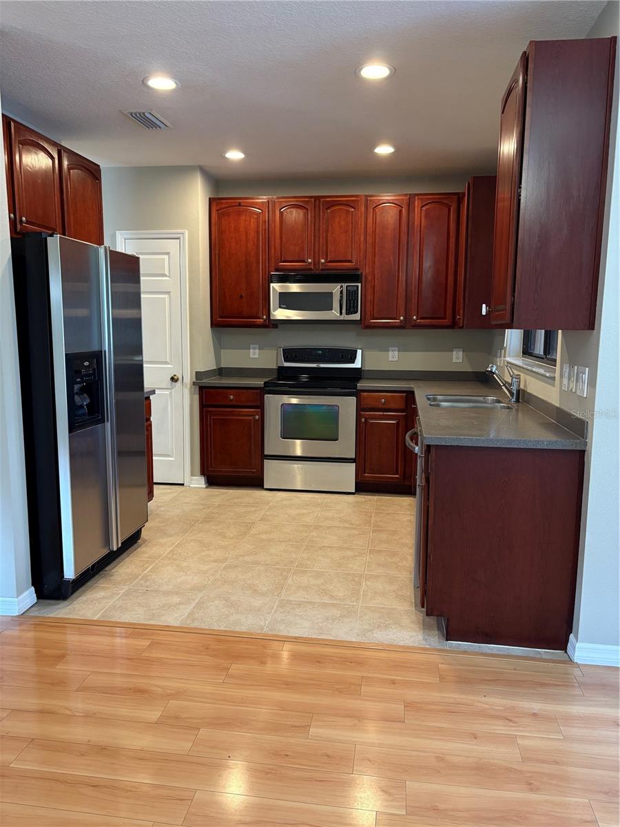 Image 43 of 57 For 30042 Mossbank Drive