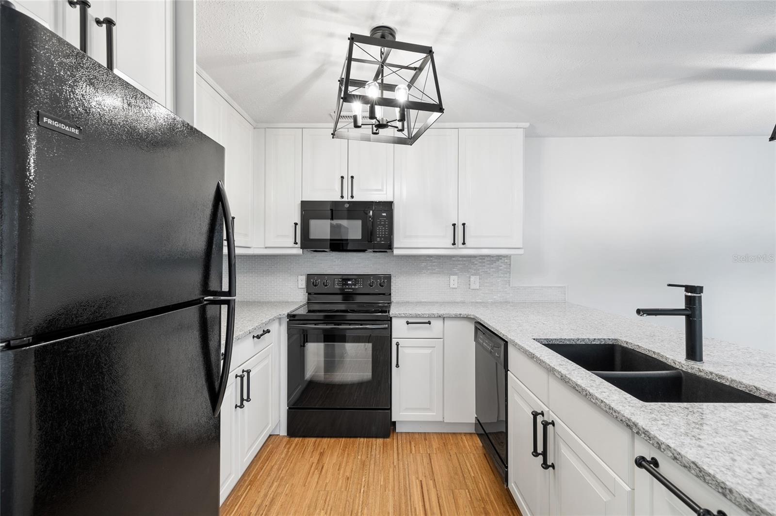 Image 6 of 31 For 2314 Clewis Court 106