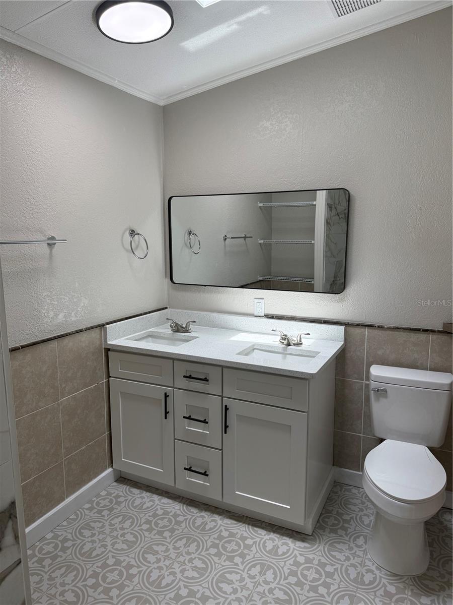 Listing photo id 7 for 304 Mccolskey Avenue
