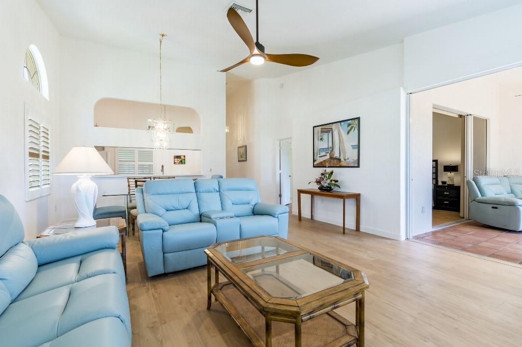 Image 10 of 30 For 6208 Country Club Way