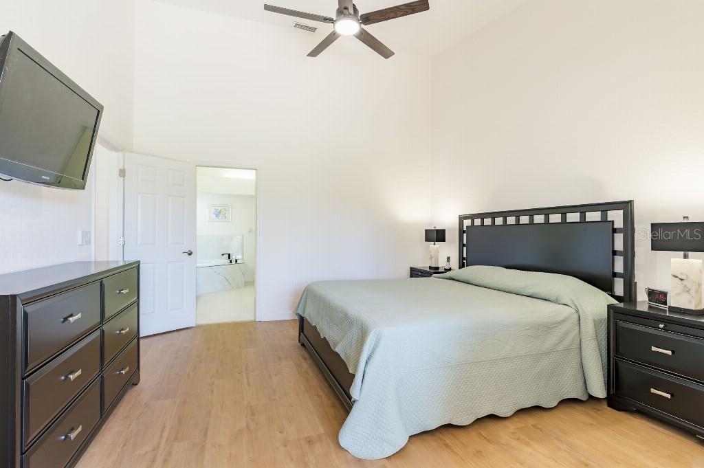 Image 13 of 30 For 6208 Country Club Way