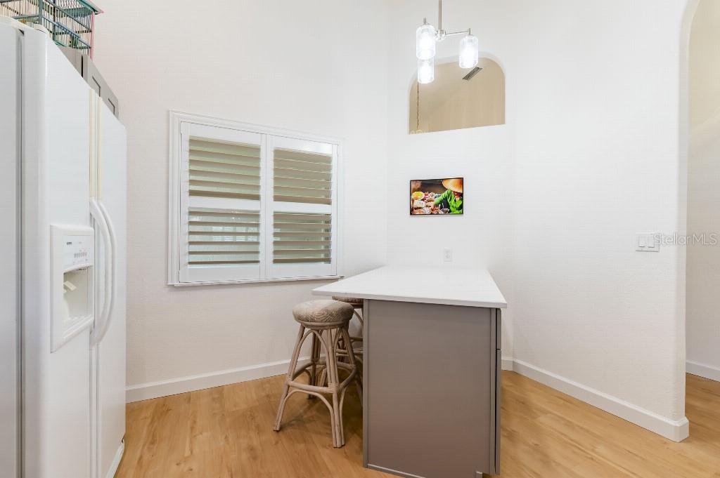 Image 6 of 30 For 6208 Country Club Way
