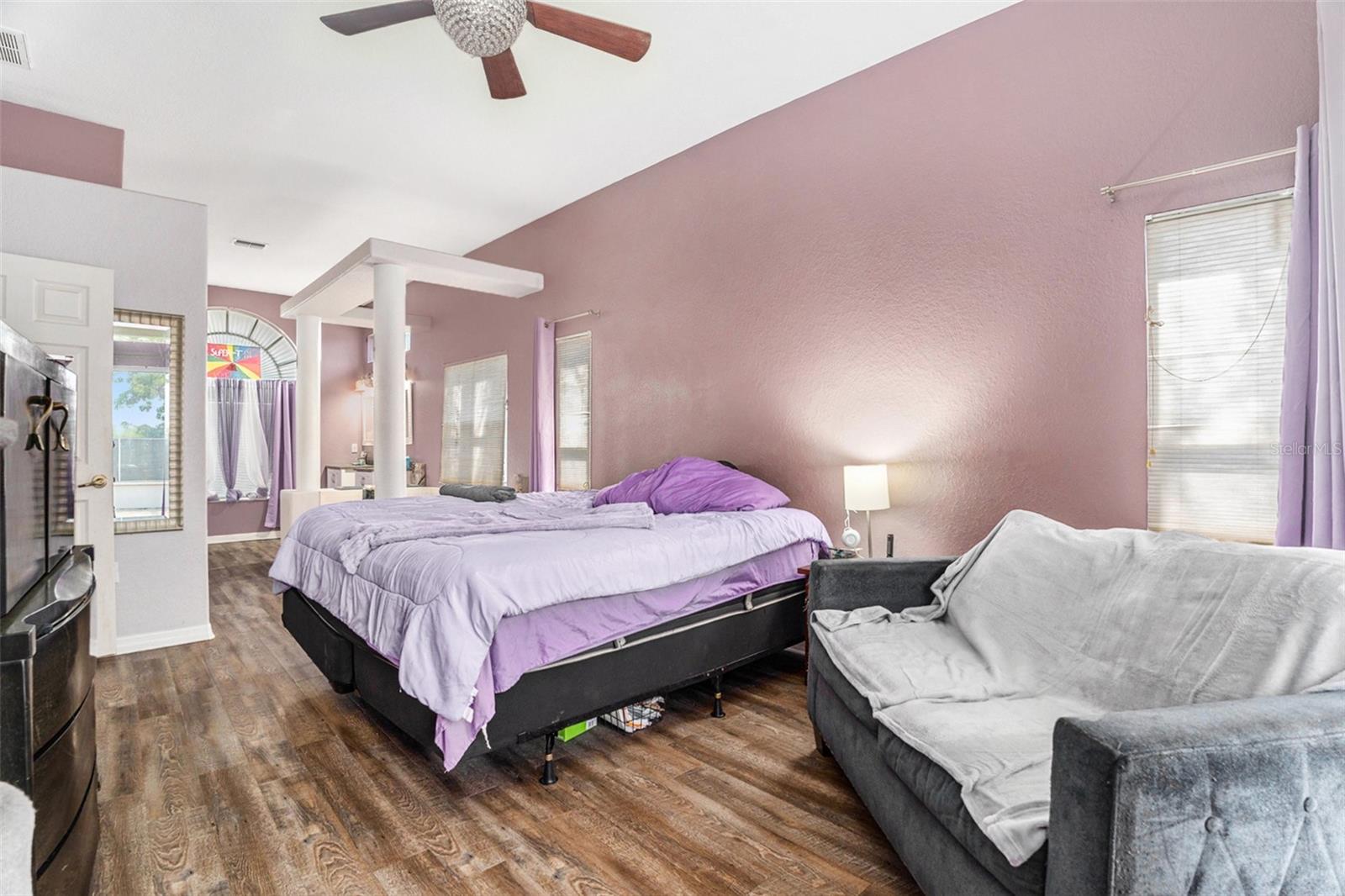 Image 17 of 28 For 13403 Bolton Court