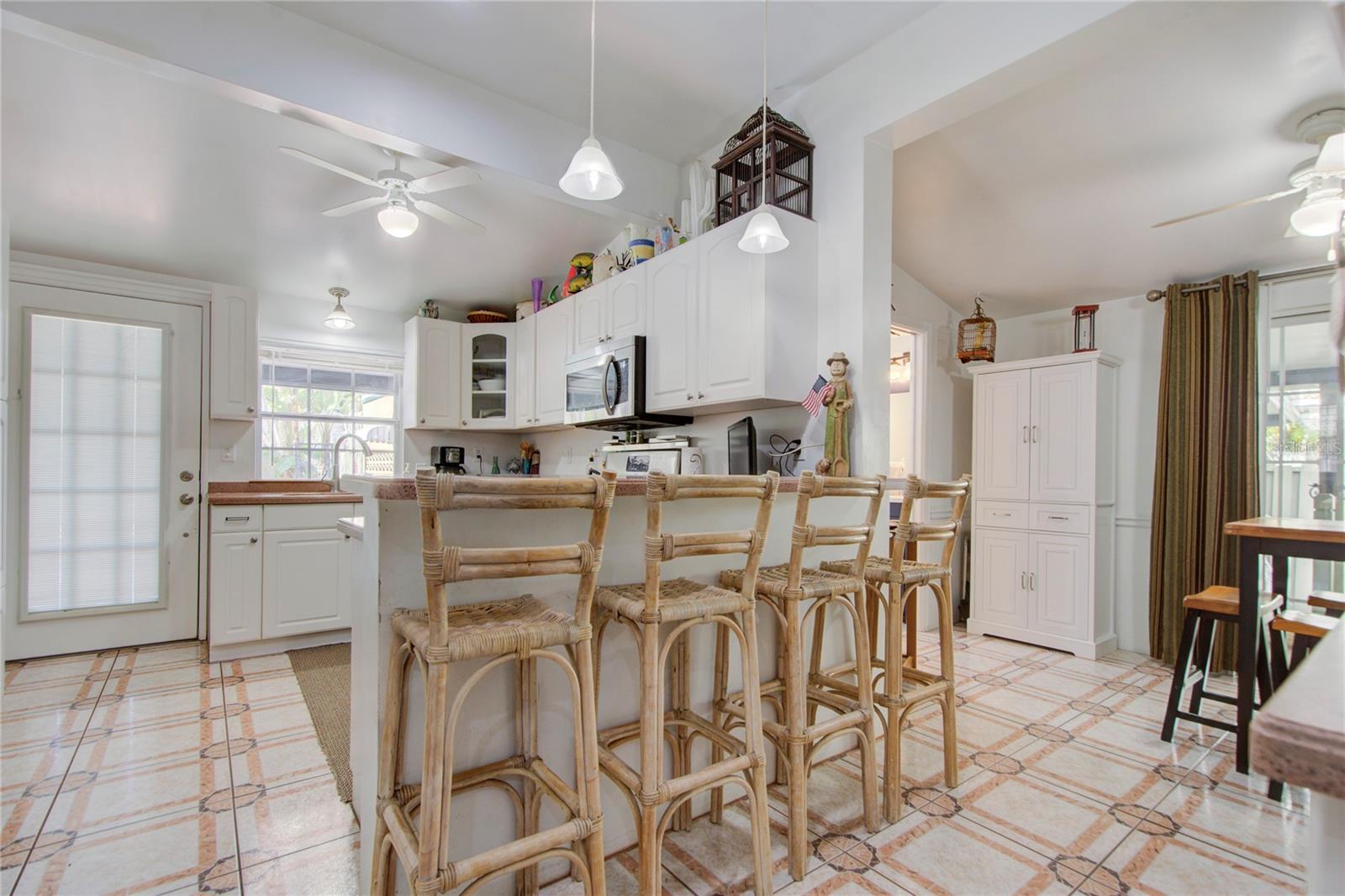 Image 14 of 66 For 921 24th Avenue N