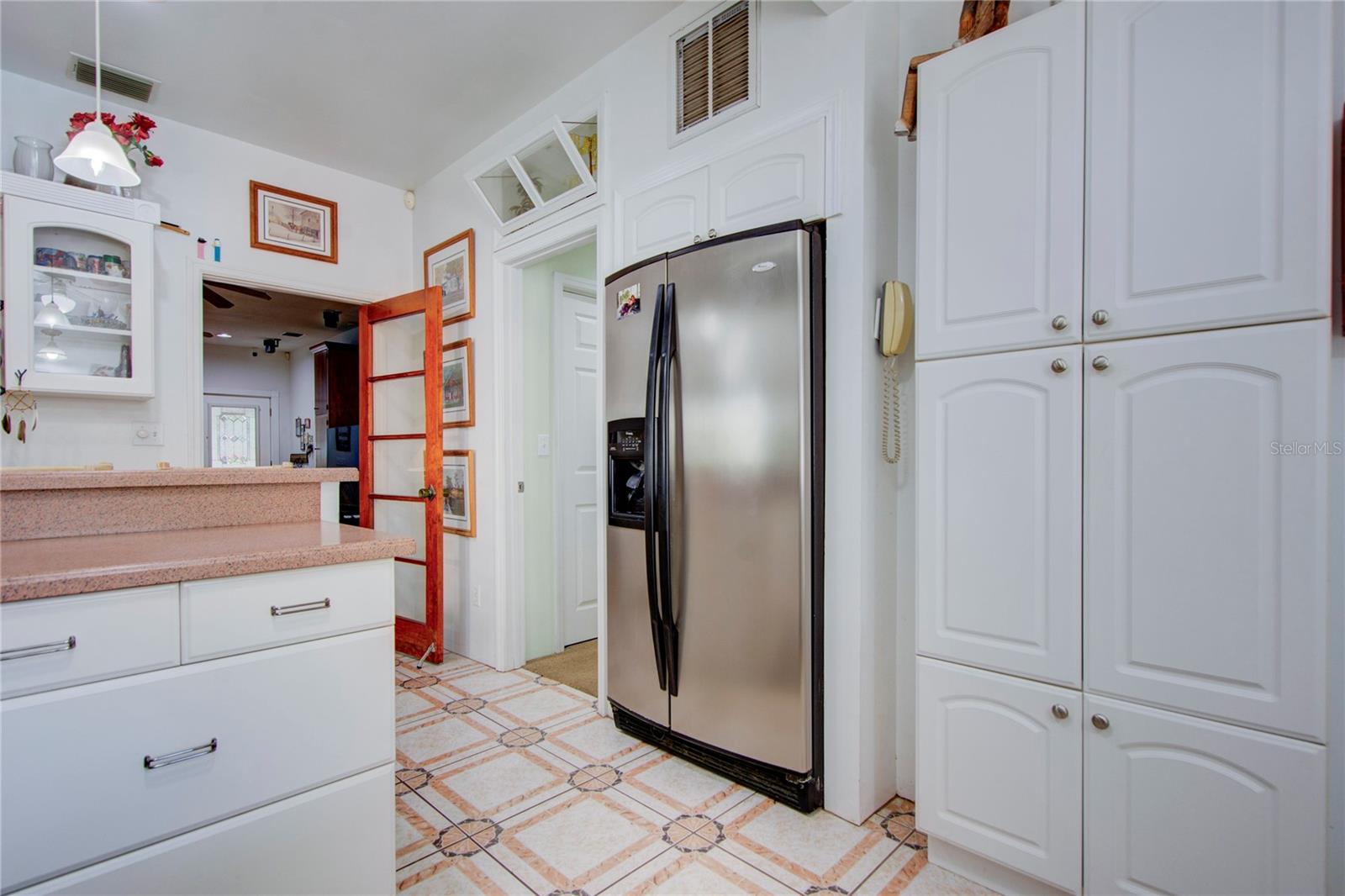 Image 15 of 66 For 921 24th Avenue N