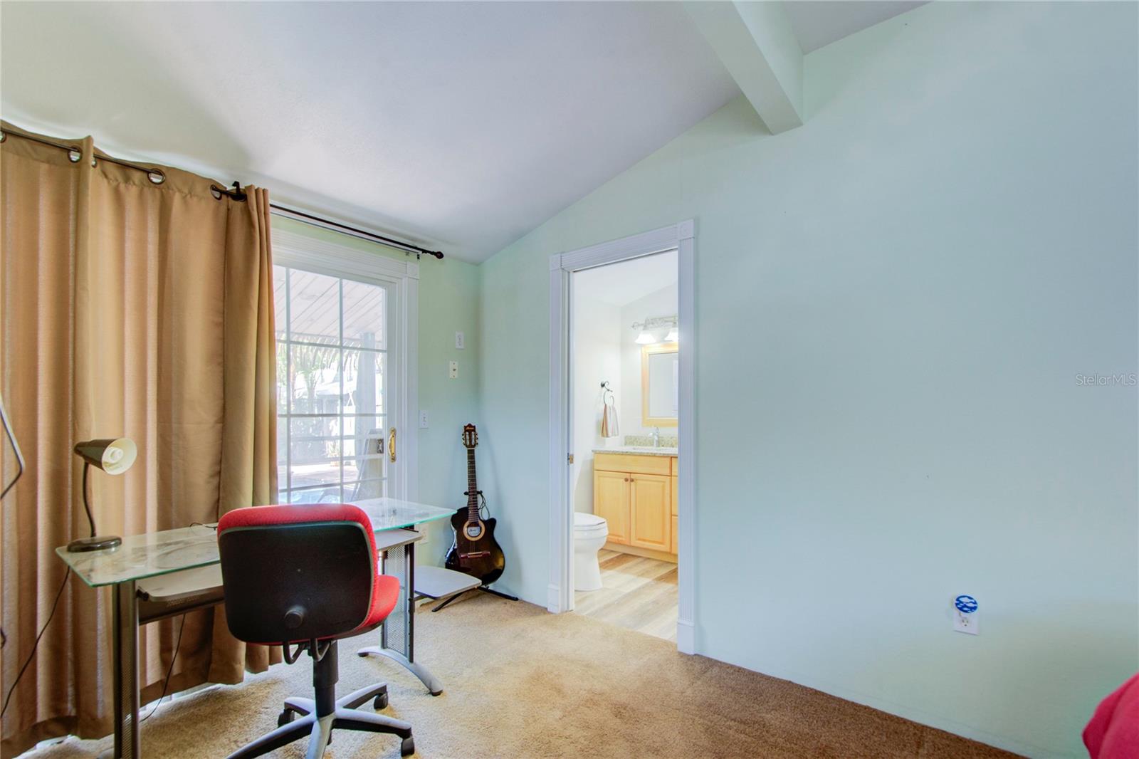 Image 23 of 66 For 921 24th Avenue N