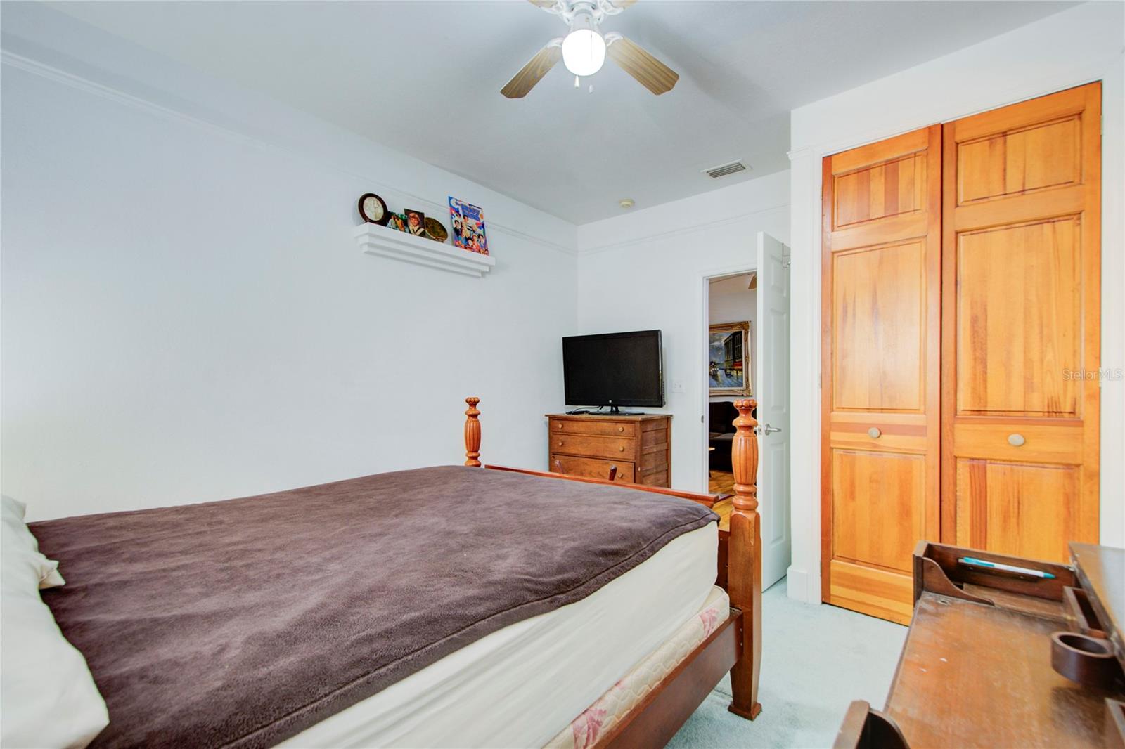 Image 29 of 66 For 921 24th Avenue N